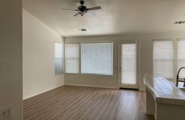 4 Bedroom, 2 Bath House for Rent in East Hemet - Available Now! Gallery 4