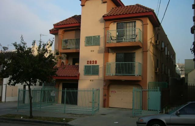2839 W Francis Ave photos photos
