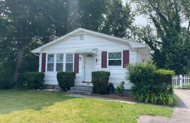 Single Family Home For Rent in North Kingstown! photos photos