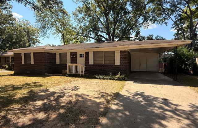 Beautiful 3/2 Home in Central Longview! photos photos