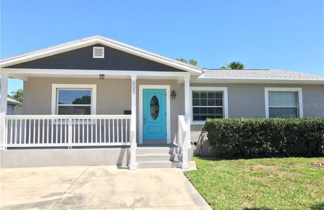 605 45TH AVENUE N - 605 45th Avenue North, St. Petersburg, FL 33703