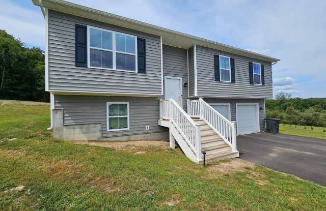 47 BOBBI Court photos photos