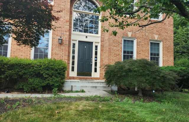 2519 GLENLAWN PLACE Gallery 2