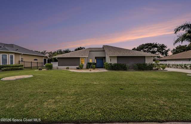 431 Mosswood Boulevard Gallery 1