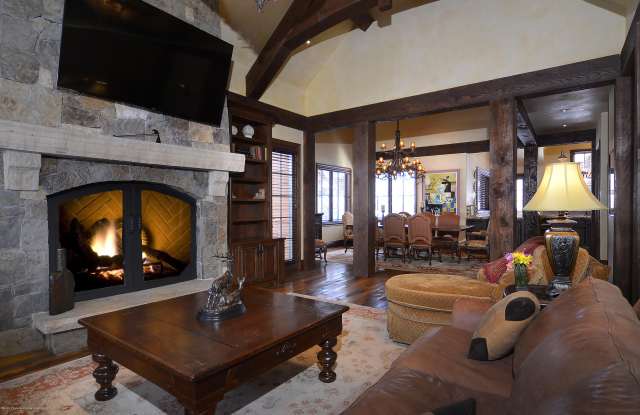 202 Prospector Road Gallery 2