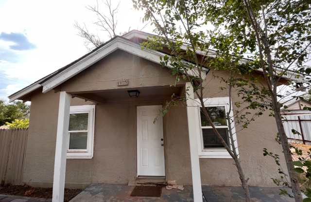 Quaint 2-Bedroom, 1-Bath Home in Northwest Roswell Gallery 1