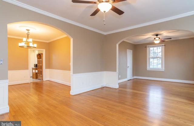 5815 QUEENS GATE CT Gallery 3