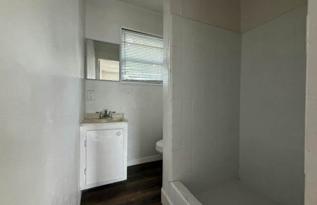 1911 Citrus Blvd Gallery 4