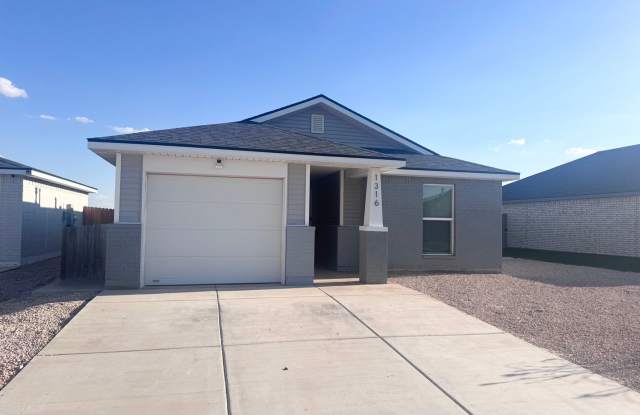 2 Bed 2 Bath House Furnished! Gallery 1