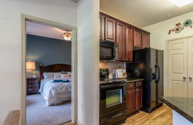 16537 Lookout Hollow Circle Gallery 3