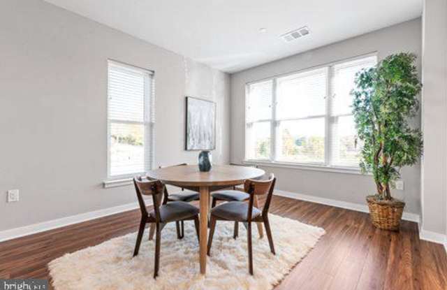 240 WINDGATE DR Gallery 4