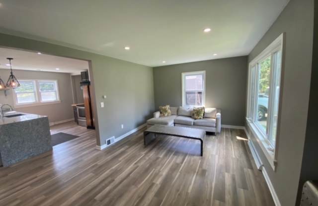 3945 Schuster Drive Gallery 2