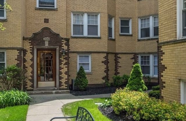 2600 West Montrose Avenue - 2600 W Montrose Ave, Chicago, IL 60625