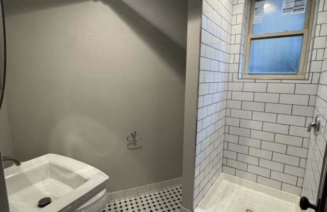 4649 N Manor Gallery 3