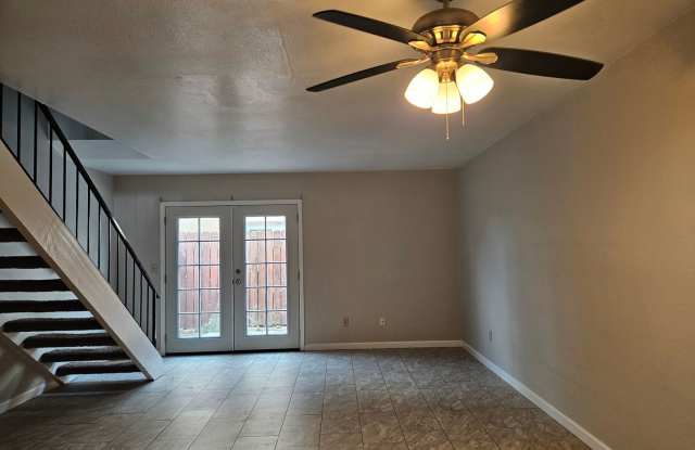 937 Iris St. photos photos