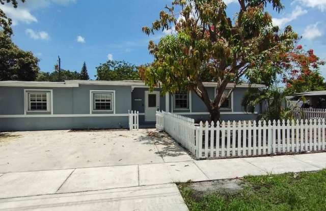 4620 NE 15th Avenue photos photos