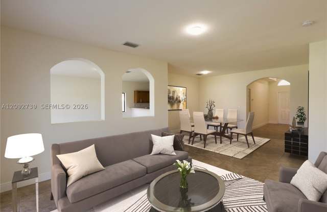 17120 SW 92nd Ct Gallery 2
