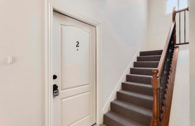 1/2 OFF FIRST MONTH RENT - 3 bed, 2 bath Condo photos photos