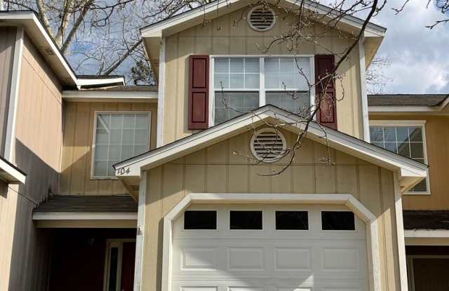 Briarwood West!!! FULL PAINT!!! FIREPLACE!! photos photos