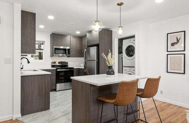 Fully Updated 2 Bedroom - Available Now! Gallery 4