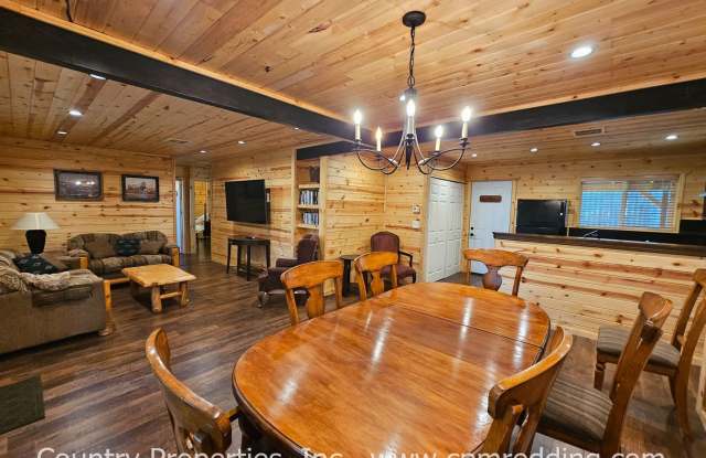 Country Living with 4 Bedrooms plus an Office! photos photos