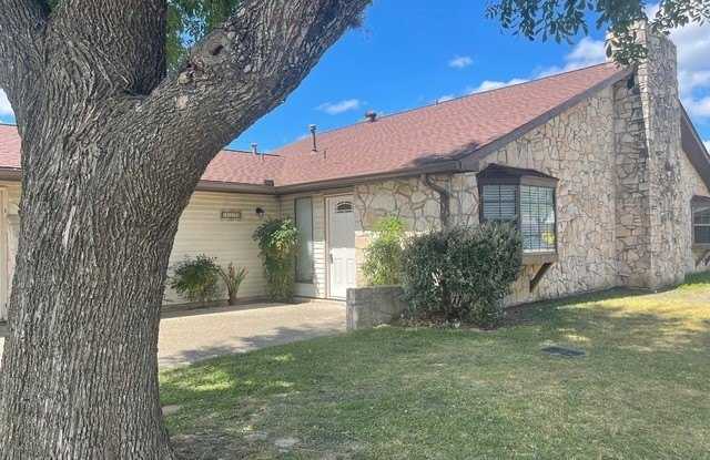 627 OAK PARK DR - 627 Oak Park Drive, Boerne, TX 78006 627 OAK PARK DR - 627 Oak Park Drive, Boerne, TX 78006