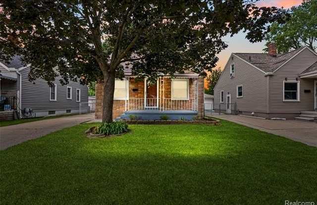 825 N Edison Avenue photos photos