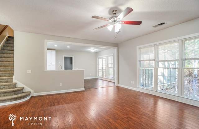 15734 Glencastle Street Gallery 4