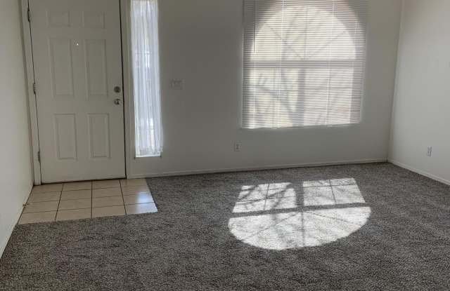 2724 W WAYLAND Drive Gallery 4