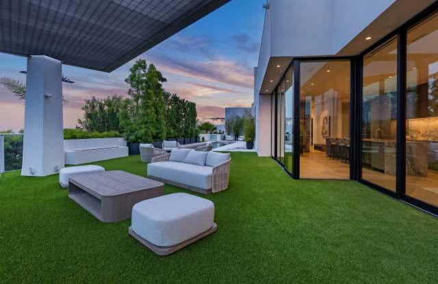 9405 Sierra Mar Pl Gallery 2
