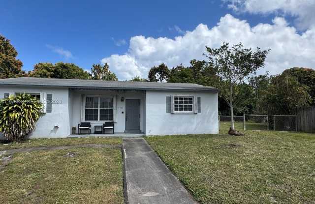 16981 NE 8th Ct photos photos