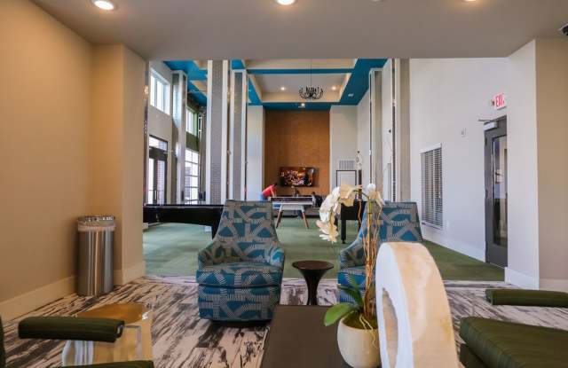 Campus Walk Apartments - Student Housing Gallery 4