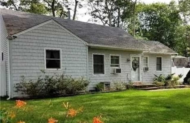 104 Ohls Street - 104 Ohls Street, North Patchogue, NY 11772