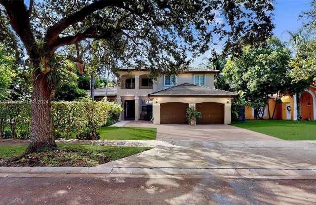 15730 SW 148th Ter Gallery 2