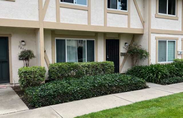 Now Leasing: Beautifully Renovated 3-Bedroom Home in Fremont, CA photos photos