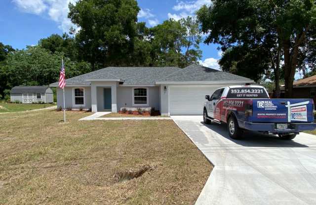 Desirable SE Ocala Neighborhood 3/2/2 **Won't Last** - 7 Juniper Pass Way, Marion County, FL 34480