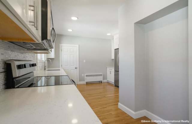 107 Lake Gallery 2