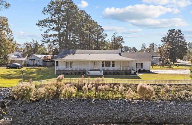105 3rd Street - 105 3rd Street, Pollocksville, NC 28573