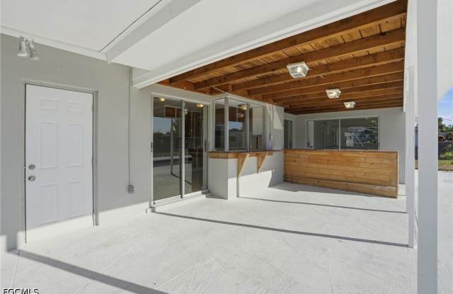 312 Hollywood Street Gallery 4