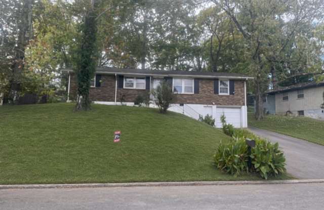 4-Bedroom Nashville Home with Large Covered Back Porch! Gallery 1
