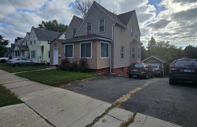 19 Commonwealth Avenue - 19 Commonwealth Avenue, New Britain, CT 06053