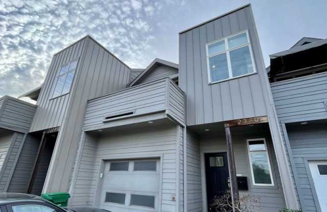 Modern 2 Bedroom, 2.5 Bathroom Bi-Level Duplex near South Eugene- available 6/12/25 - 2330 Willamette Street, Eugene, OR 97405
