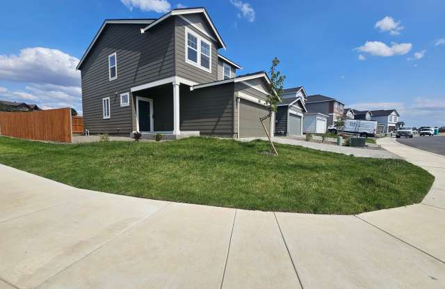 Stunning 4-Bedroom Pet-Friendly Home for Lease photos photos