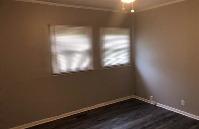3115 North Temple Avenue Gallery 4