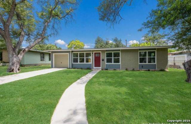 523 Gilbert Ln photos photos