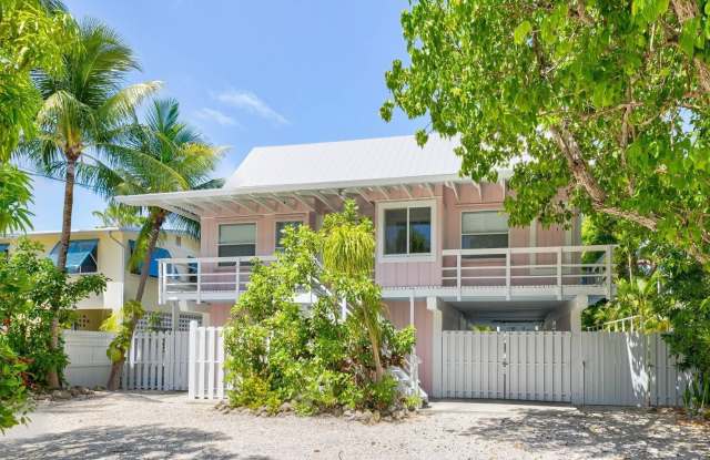 251 Pueblo Street Street photos photos