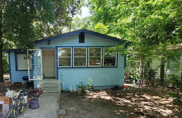 626 NW 4th Avenue - 626 Northwest 4th Avenue, Gainesville, FL 32601