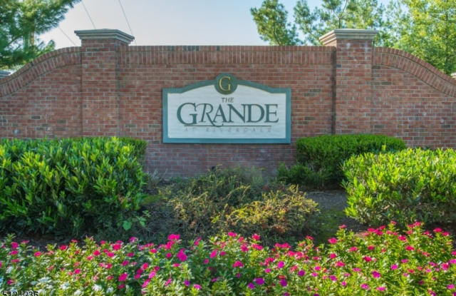 5419 Sanctuary Blvd - 5419 Sanctuary Blvd, Riverdale, NJ 07457