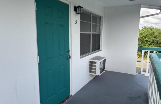 1111 N Federal Highway Gallery 2