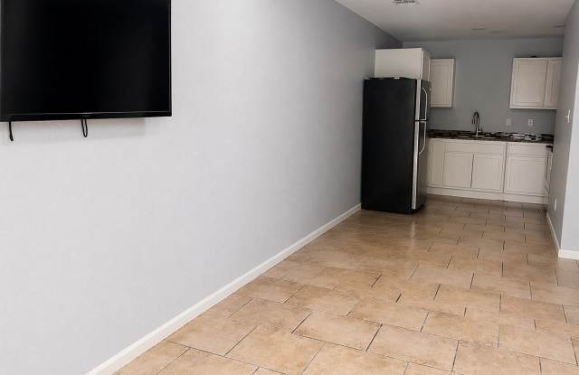 11110 Baywood #102 Gallery 2